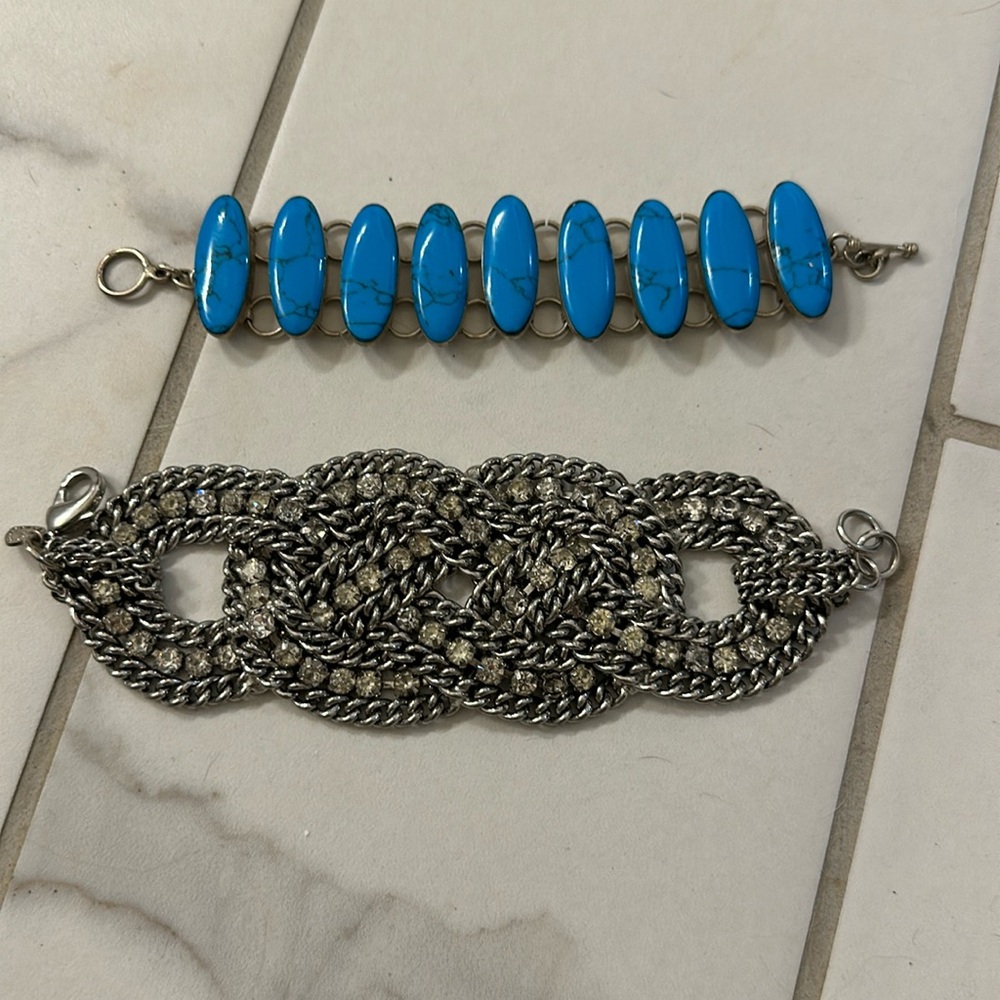 Fun costume jewelry - Picture 1 of 5